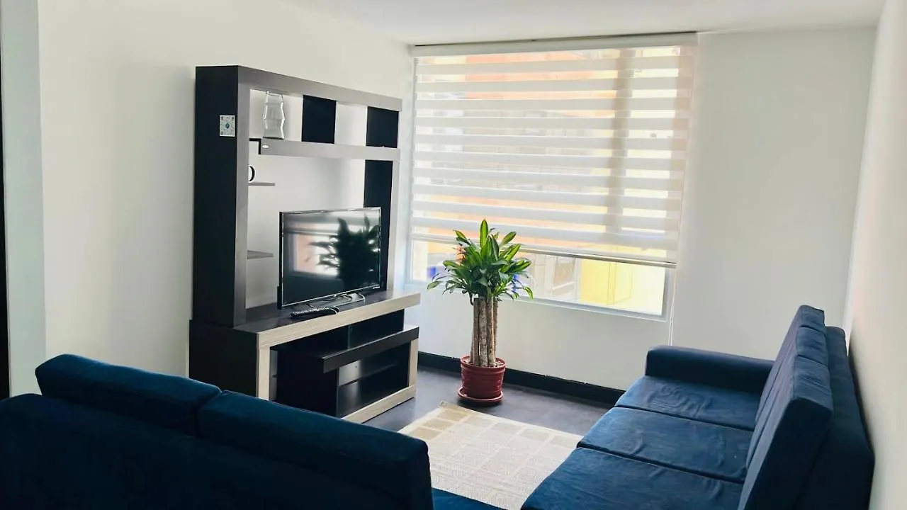 De Lujo, 2 Habitaciones, Frente Al Hotel Sheraton Quito